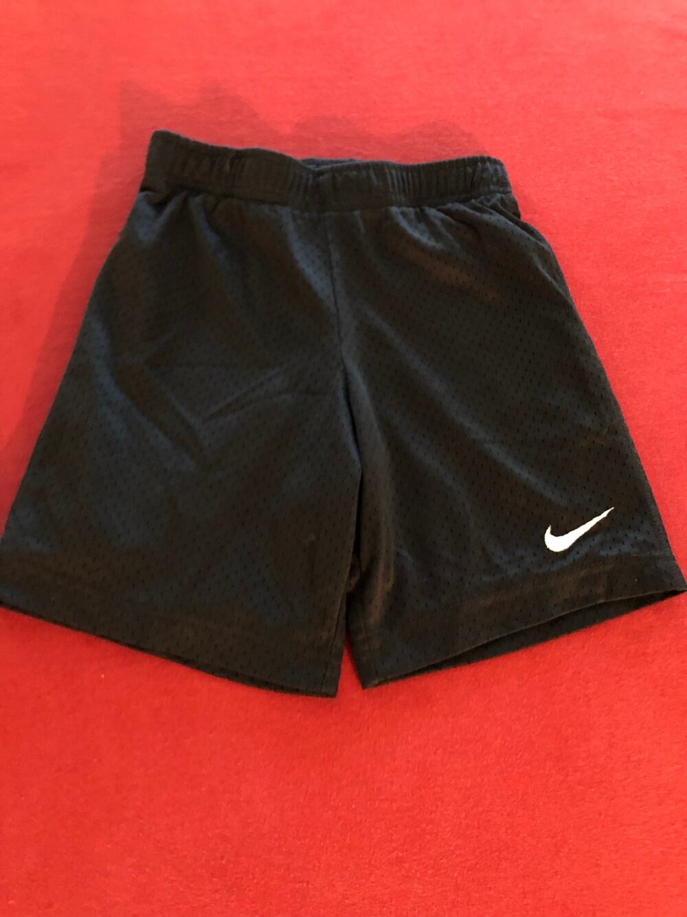 Nike boys black athletic basketball shorts Size 6